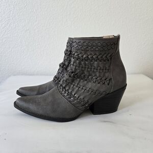 SEVEN DIALS Quinn Woven Western Cowgirl Ankle Booties Women's size 7.5
